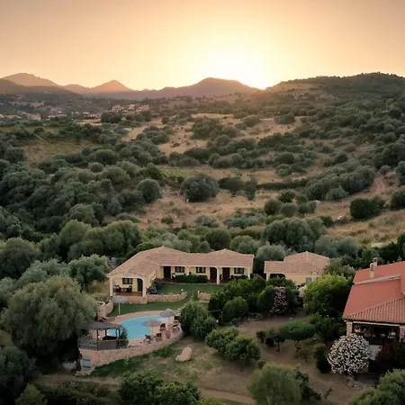 לינה וארוחת בוקר Oasi Muru Idda בודוני