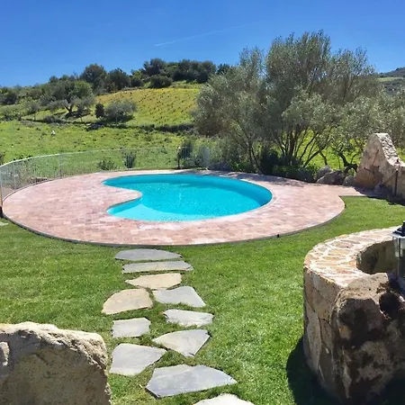 Bed & Breakfast Oasi Muru Idda 3*